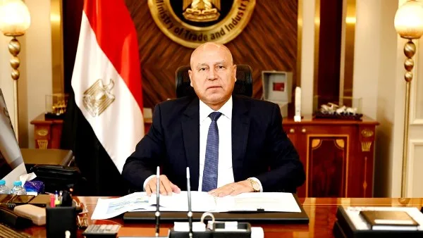 وزارة النقل تمنح الترخيص لأول شركة مصرية لتقديم خدمات النقل الذكي وزارة النقل تمنح الترخيص لأول شركة مصرية لتقديم خدمات النقل الذكي