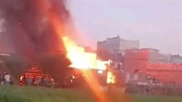عاجل… flames engulf 6 houses in Minya while efforts to extinguish the fire continue. عاجل… flames engulf 6 houses in Minya while efforts to extinguish the fire continue.