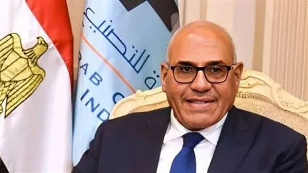 رئيس العربية للتصنيع للسيسي: نسعى لتعزيز الإنتاج المحلي ورفع مستويات التصدير رئيس العربية للتصنيع للسيسي: نسعى لتعزيز الإنتاج المحلي ورفع مستويات التصدير