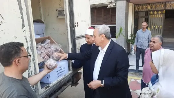 الأوقاف تبدأ المرحلة الأولى من توزيع لحوم الأضاحي في خمس محافظات الأوقاف تبدأ المرحلة الأولى من توزيع لحوم الأضاحي في خمس محافظات