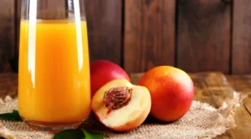 عصير الخوخ المنزلي… نكهة صيفية وفوائد رائعة!