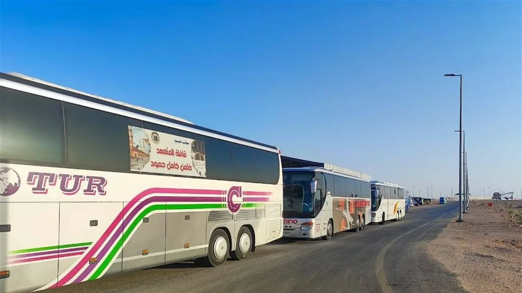 استقبال أول دفعة من الحجاج الإيرانيين العائدين من السعودية إلى العراق (صور) استقبال أول دفعة من الحجاج الإيرانيين العائدين من السعودية إلى العراق (صور)