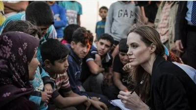 رموز تساهم في خدمة الإنسانية: نجوم ي brighten حياة المحتاجين وضحايا المعاناة في جميع أنحاء العالم رموز تساهم في خدمة الإنسانية: نجوم ي brighten حياة المحتاجين وضحايا المعاناة في جميع أنحاء العالم