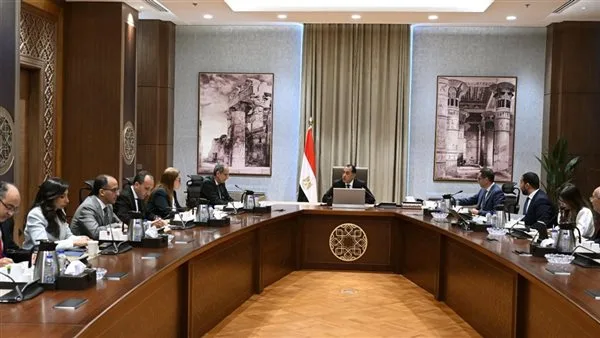 “مدبولي” يستعرض مراحل تنفيذ برنامج الطروحات الحكومية في مجال الاتصالات وتكنولوجيا المعلومات “مدبولي” يستعرض مراحل تنفيذ برنامج الطروحات الحكومية في مجال الاتصالات وتكنولوجيا المعلومات