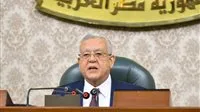 جبالي مستنكراً غياب النواب: “ليس الهدف إحراج الغائبين، والمعني موجود في عمق القصيدة” جبالي مستنكراً غياب النواب: “ليس الهدف إحراج الغائبين، والمعني موجود في عمق القصيدة”