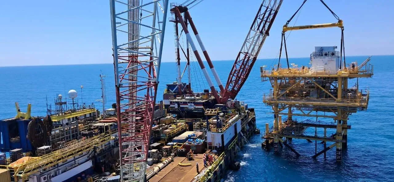 إكمال تركيب المنصة البحرية WEB OFFSHORE في حقل غاز غرب البرلس. إكمال تركيب المنصة البحرية WEB OFFSHORE في حقل غاز غرب البرلس.