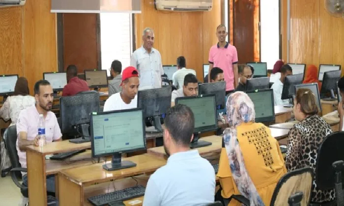 مركز التحوّل الرقمي بجامعة جنوب الوادي يُنظم اختبارات لـ 134 باحثاً مركز التحوّل الرقمي بجامعة جنوب الوادي يُنظم اختبارات لـ 134 باحثاً
