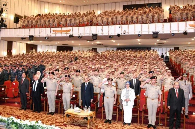 القوات المسلحة تعقد جلسة تعريفية بمبادرة معهد تكنولوجيا المعلومات لتأهيل المجندين. القوات المسلحة تعقد جلسة تعريفية بمبادرة معهد تكنولوجيا المعلومات لتأهيل المجندين.