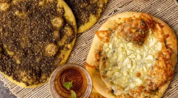 وجبة عشاء سريعة وصحية: طريقة إعداد مناقيش الجبن بالزعتر