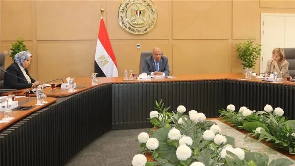 وزير الكهرباء يناقش مع وفدي بنك الاستثمار الأوروبي والاتحاد الأوروبي آليات تعزيز التعاون الشراكي وزير الكهرباء يناقش مع وفدي بنك الاستثمار الأوروبي والاتحاد الأوروبي آليات تعزيز التعاون الشراكي