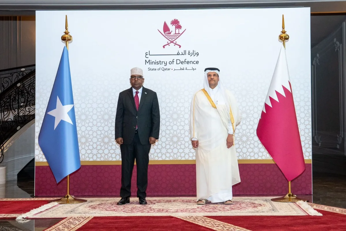 نائب رئيس مجلس الوزراء ووزير الدولة للدفاع يلتقي مع وزير الدفاع الصومالي نائب رئيس مجلس الوزراء ووزير الدولة للدفاع يلتقي مع وزير الدفاع الصومالي