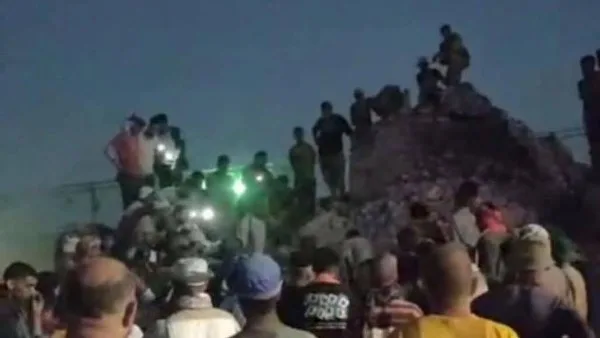 استماع أقوال مالك مصنع الطوب في الصف وشهود العيان حول حادث انهيار المدخنة استماع أقوال مالك مصنع الطوب في الصف وشهود العيان حول حادث انهيار المدخنة