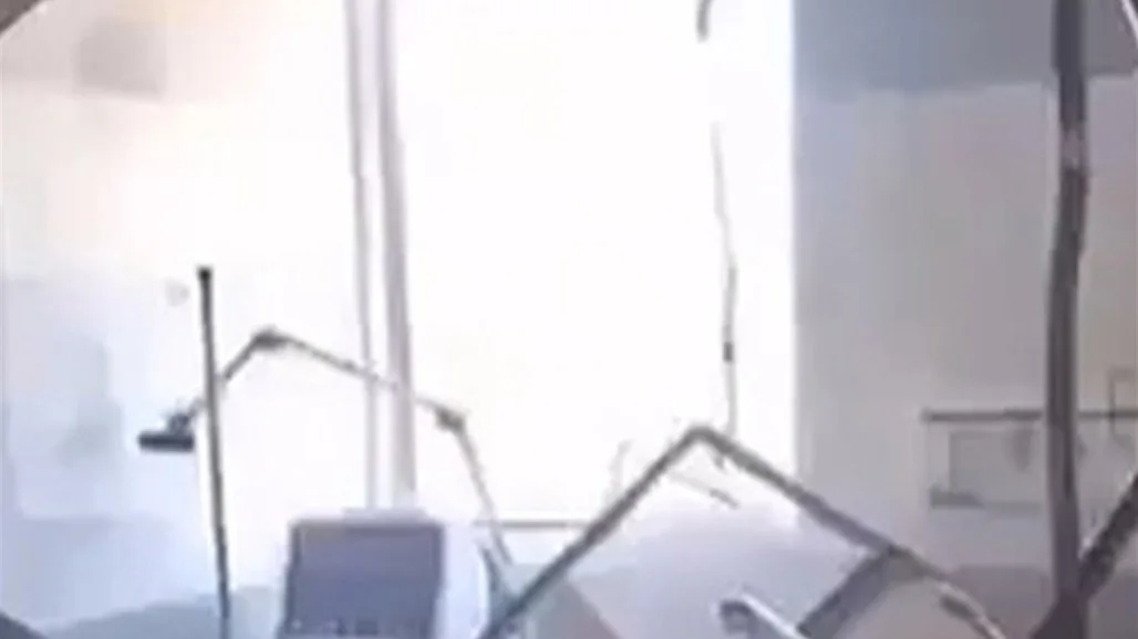 شاهد: أضرار في مستشفى الفارابي جراء غارة إسرائيلية شاهد: أضرار في مستشفى الفارابي جراء غارة إسرائيلية