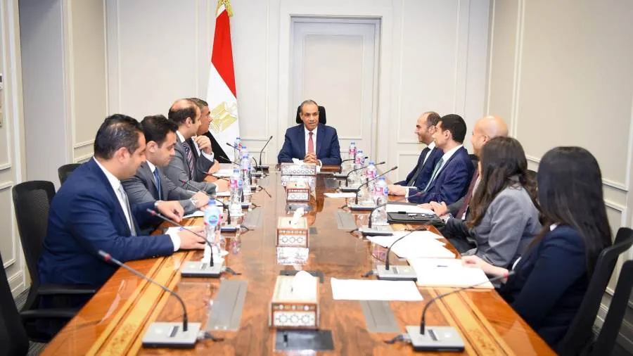 وزير الخارجية والهجرة يبرز ضرورة تعزيز الوجود المصري النشط في الساحة الإفريقية وزير الخارجية والهجرة يبرز ضرورة تعزيز الوجود المصري النشط في الساحة الإفريقية