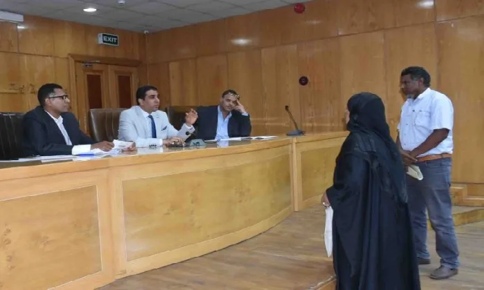 نائب محافظ الأقصر يراجع 37 طلباً وشكوى ويوجه بسرعة العمل على حلها نائب محافظ الأقصر يراجع 37 طلباً وشكوى ويوجه بسرعة العمل على حلها