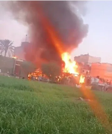 بلا إصابات.. السيطرة على حريق دمر منزلاً ومستودع خردة في المنيا بلا إصابات.. السيطرة على حريق دمر منزلاً ومستودع خردة في المنيا