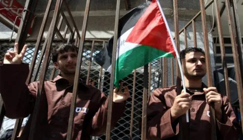 نادي الأسير الفلسطيني: إسرائيل قامت بعمليات اعتداء عنيفة ضد المعتقلين في سجونها نادي الأسير الفلسطيني: إسرائيل قامت بعمليات اعتداء عنيفة ضد المعتقلين في سجونها