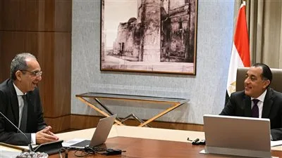رئيس الوزراء يراقب تطورات إطلاق مبادرة “الرواد الرقميين” رئيس الوزراء يراقب تطورات إطلاق مبادرة “الرواد الرقميين”
