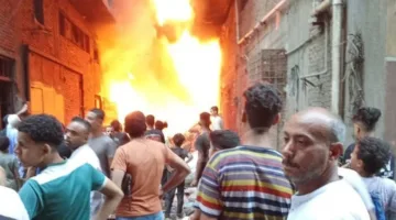 إخماد حريق اندلع في متجر هواتف بشارع العطار في الموسكي