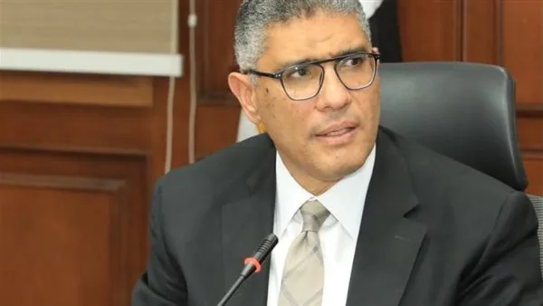 محافظ الجيزة يأمر بسرعة توزيع التعويضات على أسر ضحايا انهيار مدخنة مصنع بالصف محافظ الجيزة يأمر بسرعة توزيع التعويضات على أسر ضحايا انهيار مدخنة مصنع بالصف