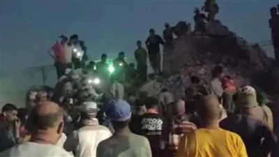 اعتقال مالك مصنع طوب بعد وفاة أربعة عمال نتيجة انهيار مدخنة في الصف اعتقال مالك مصنع طوب بعد وفاة أربعة عمال نتيجة انهيار مدخنة في الصف