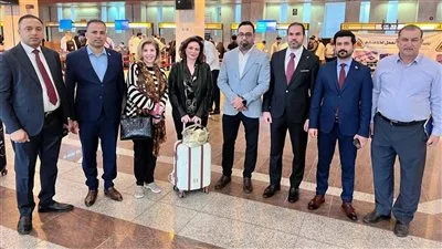 بعد عودتها إلى مصر، إلهام شاهين تعبر عن تقديرها لرئيس وزراء العراق والسفير المصري. بعد عودتها إلى مصر، إلهام شاهين تعبر عن تقديرها لرئيس وزراء العراق والسفير المصري.