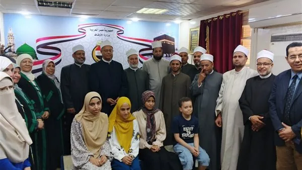 “أوقاف سوهاج” تكرم الطلاب المميزين من أبناء الموظفين المتفوقين في الشهادة الإعدادية الأزهرية. “أوقاف سوهاج” تكرم الطلاب المميزين من أبناء الموظفين المتفوقين في الشهادة الإعدادية الأزهرية.