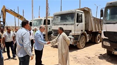 مكافأة خاصة للسائقين.. محافظ المنيا يزور الحملة الميكانيكية ويؤكد على استعداد المعدات للتعامل مع الطوارئ مكافأة خاصة للسائقين.. محافظ المنيا يزور الحملة الميكانيكية ويؤكد على استعداد المعدات للتعامل مع الطوارئ