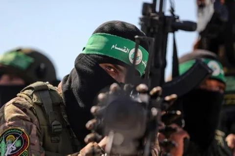 في إطار رد المقاومة على العدوان في غزة.. “القسام” تعلن عن مقتل وإصابة عناصر من القوة الإسرائيلية في خان يونس. في إطار رد المقاومة على العدوان في غزة.. “القسام” تعلن عن مقتل وإصابة عناصر من القوة الإسرائيلية في خان يونس.