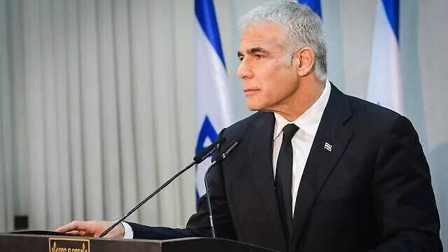 الإيرانيون يطلقون صواريخ نحو منزل نجل زعيم المعارضة الإسرائيلية يائير لابيد الإيرانيون يطلقون صواريخ نحو منزل نجل زعيم المعارضة الإسرائيلية يائير لابيد
