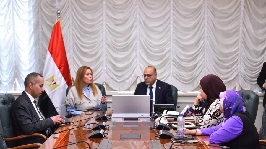 وزير العمل يناقش مع المدير التنفيذي للأكاديمية الوطنية للتدريب آليات تعزيز التعاون في القضايا المشتركة وزير العمل يناقش مع المدير التنفيذي للأكاديمية الوطنية للتدريب آليات تعزيز التعاون في القضايا المشتركة