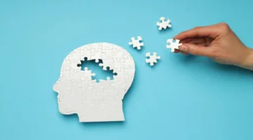 اكتشاف علمي جديد: السكر يحافظ على صحة الدماغ ويحميه من التدهور العصبي، مما يمنح المرضى الأمل