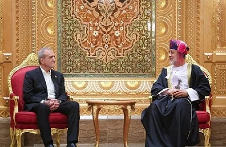 سلطان عمان يناقش مع بزشكيان وسائل التهدئة بين إيران وإسرائيل.. وطهران تدعو المجتمع الدولي لدعم العدالة وحقوق الدول في الدفاع عن نفسها سلطان عمان يناقش مع بزشكيان وسائل التهدئة بين إيران وإسرائيل.. وطهران تدعو المجتمع الدولي لدعم العدالة وحقوق الدول في الدفاع عن نفسها
