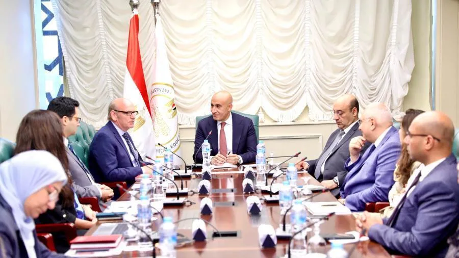 عبداللطيف: مشروع لإنشاء مدارس للتعليم المهني وفقاً للنظام الألماني عبداللطيف: مشروع لإنشاء مدارس للتعليم المهني وفقاً للنظام الألماني