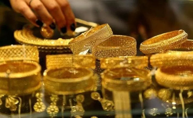 كيف أسهمت الحرب بين إسرائيل وإيران في تغيير أسعار الذهب؟.. رئيس الشعبة يوضح كيف أسهمت الحرب بين إسرائيل وإيران في تغيير أسعار الذهب؟.. رئيس الشعبة يوضح