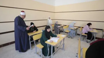 رئيس قطاع المعاهد الأزهرية يزور لجنة امتحانات الثانوية لطلاب فلسطين ويشجعهم على المثابرة (صور)