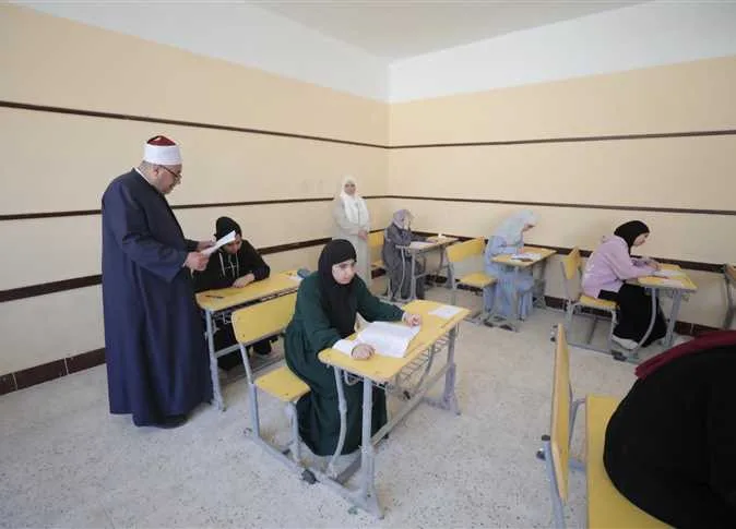 رئيس قطاع المعاهد الأزهرية يزور لجنة امتحانات الثانوية لطلاب فلسطين ويشجعهم على المثابرة (صور) رئيس قطاع المعاهد الأزهرية يزور لجنة امتحانات الثانوية لطلاب فلسطين ويشجعهم على المثابرة (صور)