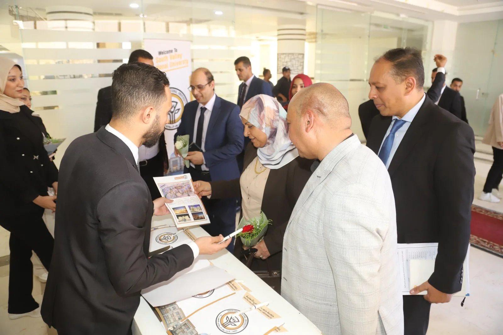 جنوب الوادي تستضيف لجنة من مجلس الجامعات الأهلية لتقييم قدرات برنامج طب الفم جنوب الوادي تستضيف لجنة من مجلس الجامعات الأهلية لتقييم قدرات برنامج طب الفم