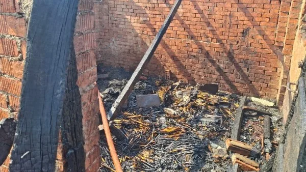 إخماد حريق اندلع في منزلين بكفر شكر إخماد حريق اندلع في منزلين بكفر شكر