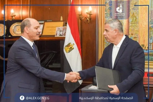 طلاب الشهادة الإعدادية في الإسكندرية: 36 طالبًا وطالبة يحصلون على الدرجة الكاملة، والفتيات يتفوقن بشكل كبير. طلاب الشهادة الإعدادية في الإسكندرية: 36 طالبًا وطالبة يحصلون على الدرجة الكاملة، والفتيات يتفوقن بشكل كبير.