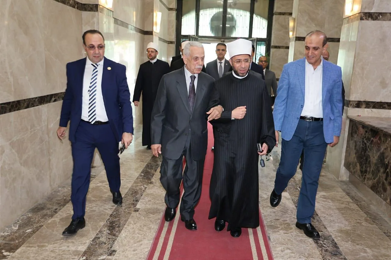 وزير الأوقاف يشارك في اختتام برنامج “الوعي الوطني” لتطوير مهارات الأئمة.. صور وزير الأوقاف يشارك في اختتام برنامج “الوعي الوطني” لتطوير مهارات الأئمة.. صور