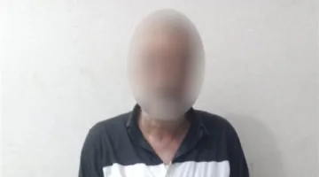 صاحب كافيتيريا يعتدي على طالب بسلاح أبيض بسبب خلاف على مرحاض في دمياط