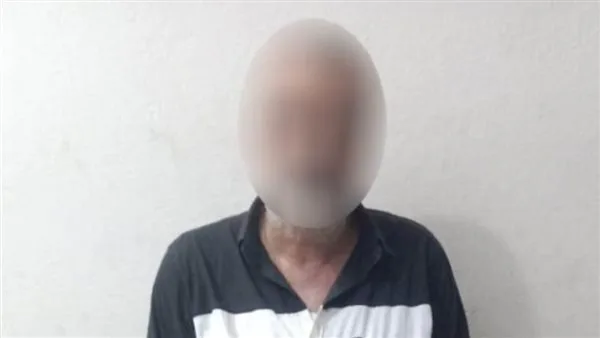صاحب كافيتيريا يعتدي على طالب بسلاح أبيض بسبب خلاف على مرحاض في دمياط صاحب كافيتيريا يعتدي على طالب بسلاح أبيض بسبب خلاف على مرحاض في دمياط