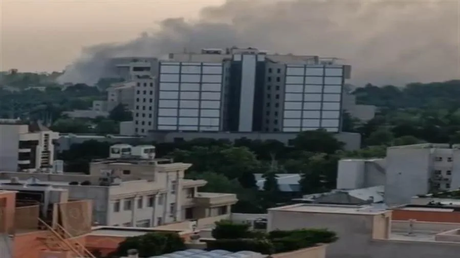 عاجل.. إسرائيل تستهدف مبنى الإذاعة والتلفزيون في إيران. عاجل.. إسرائيل تستهدف مبنى الإذاعة والتلفزيون في إيران.