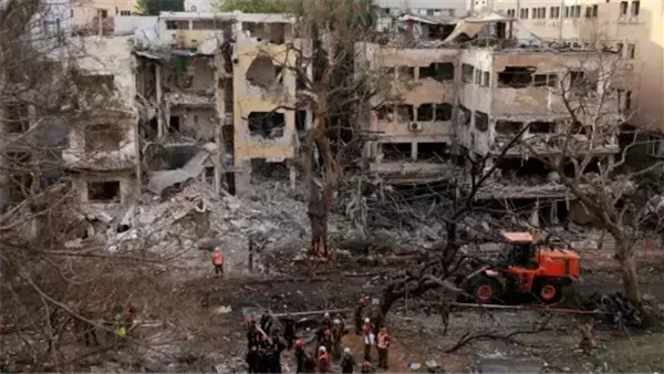 إسرائيل: إيران أطلقت 370 صاروخًا باليستيًا وأوقع الهجوم 624 قتيلًا وجريحًا. إسرائيل: إيران أطلقت 370 صاروخًا باليستيًا وأوقع الهجوم 624 قتيلًا وجريحًا.