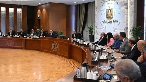 رئيس الوزراء يلتقي بأعضاء اللجنة الاستشارية للتنمية العمرانية وتصدير العقارات رئيس الوزراء يلتقي بأعضاء اللجنة الاستشارية للتنمية العمرانية وتصدير العقارات
