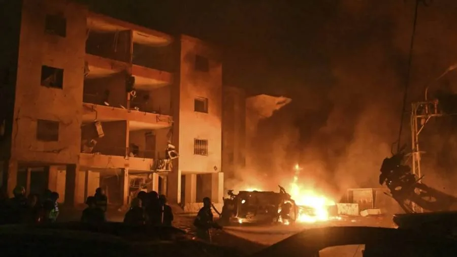 إيران تهدد إسرائيل: في حال استهداف المناطق السكنية، لن يكون هناك مكان آمن لها. إيران تهدد إسرائيل: في حال استهداف المناطق السكنية، لن يكون هناك مكان آمن لها.