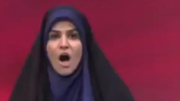 عودة المذيعة الإيرانية إلى البث المباشر بعد الهجوم الإسرائيلي عودة المذيعة الإيرانية إلى البث المباشر بعد الهجوم الإسرائيلي