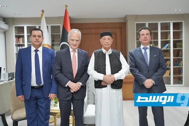 عقيلة يناقش مع السفير اليوناني طرق حل الأزمة الليبية عقيلة يناقش مع السفير اليوناني طرق حل الأزمة الليبية