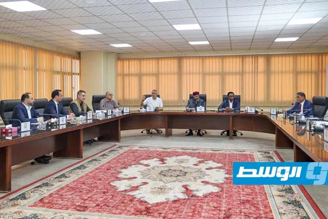 افحيمة يُعلن عن اتفاق لتوثيق ملاحظات النواب بخصوص ميزانية صندوق التنمية وإعادة إعمار ليبيا افحيمة يُعلن عن اتفاق لتوثيق ملاحظات النواب بخصوص ميزانية صندوق التنمية وإعادة إعمار ليبيا
